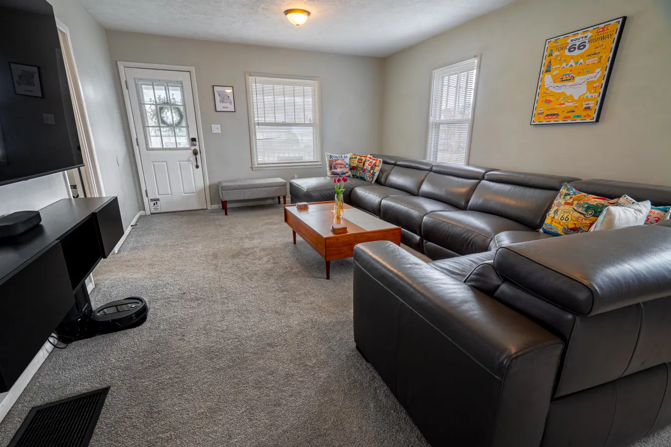 2041 W College St 11