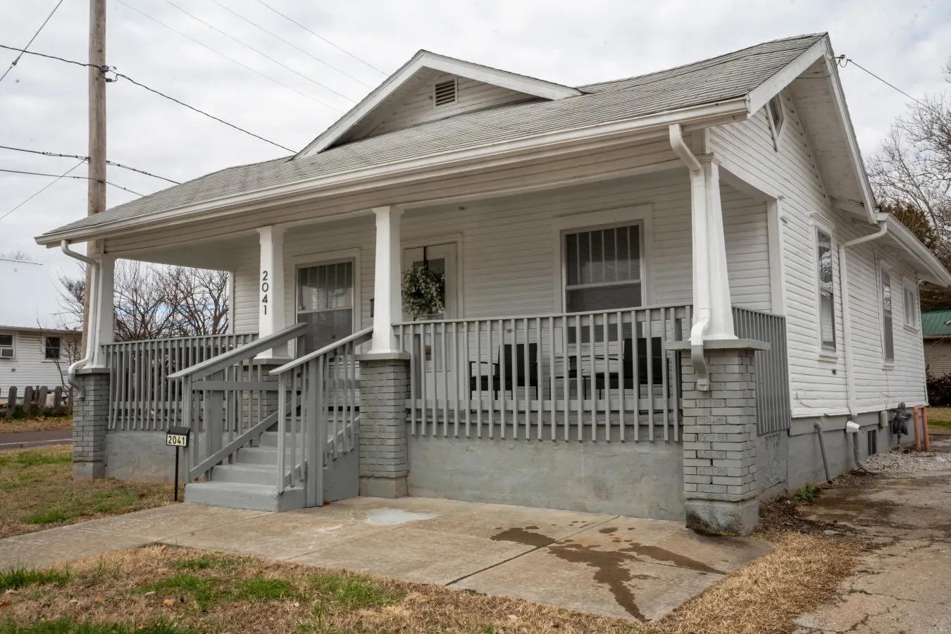 2041 W College St 19