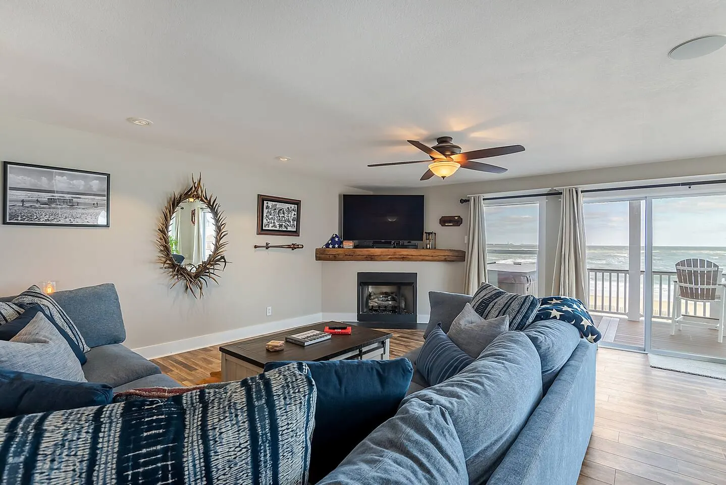 Oceanfront Beach House Hot Tub + Bay Views 9