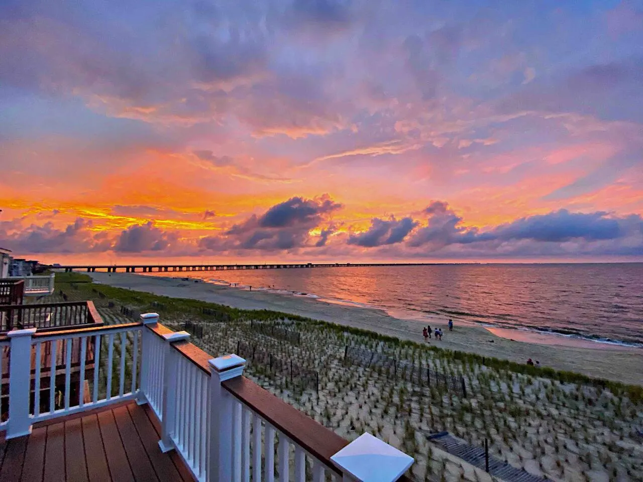 Oceanfront Beach House Hot Tub + Bay Views 4