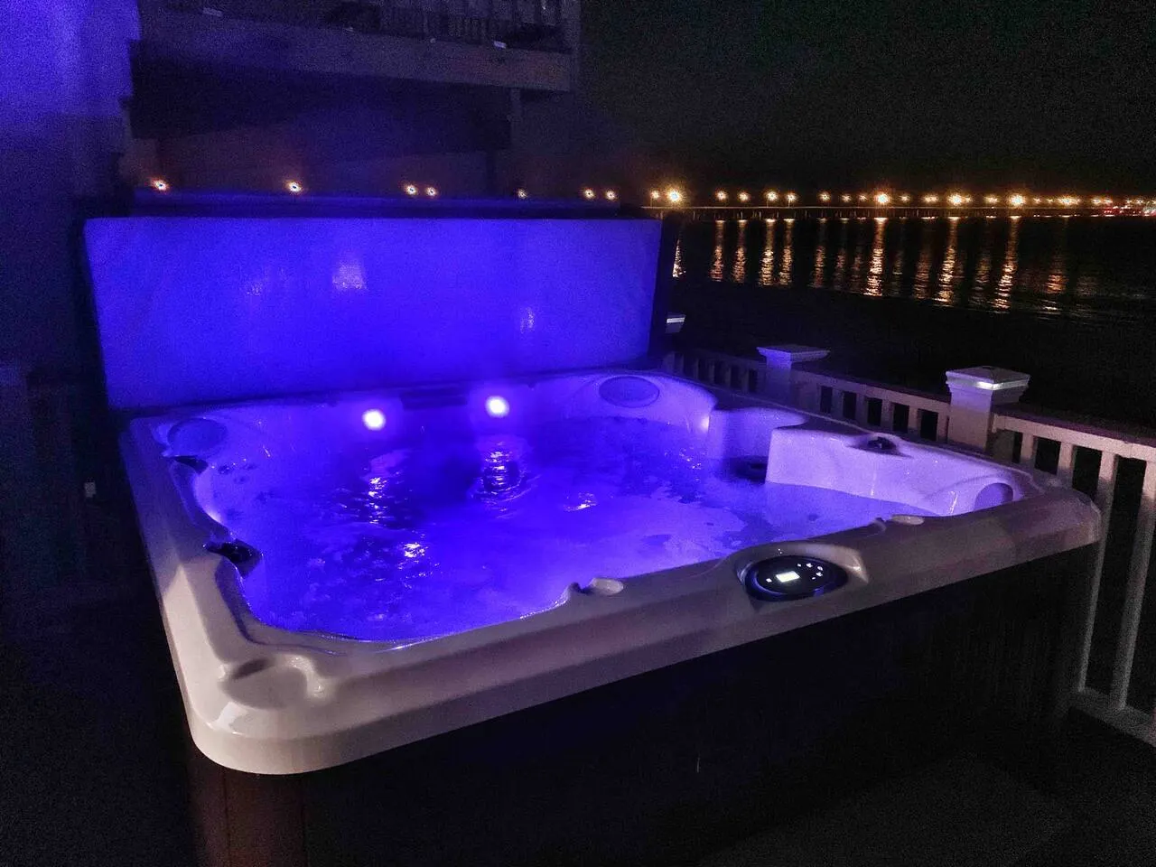 Oceanfront Beach House Hot Tub + Bay Views 7
