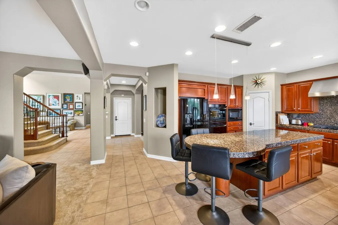4 Bedroom Luxury in Del Mar Heights 19