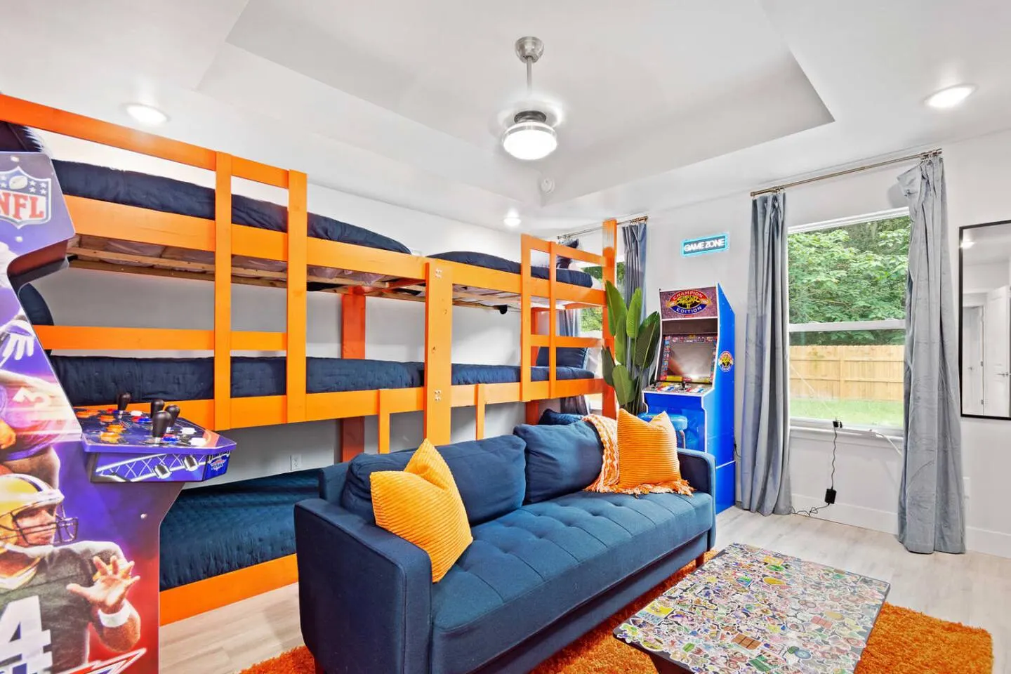 *Near UF Stadium* - Sleeps 12 Arcade + Mini Golf 1