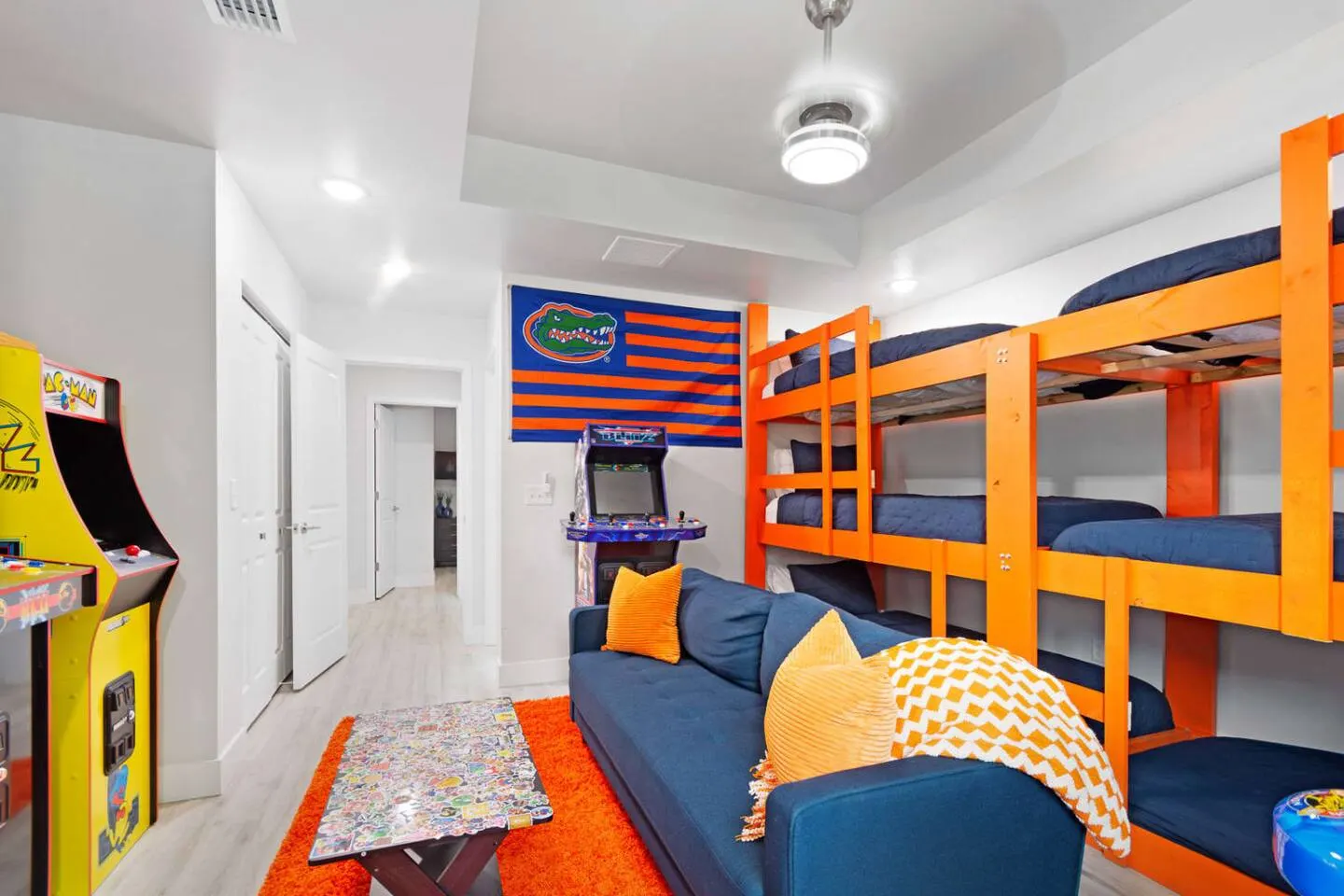 *Near UF Stadium* - Sleeps 12 Arcade + Mini Golf 10