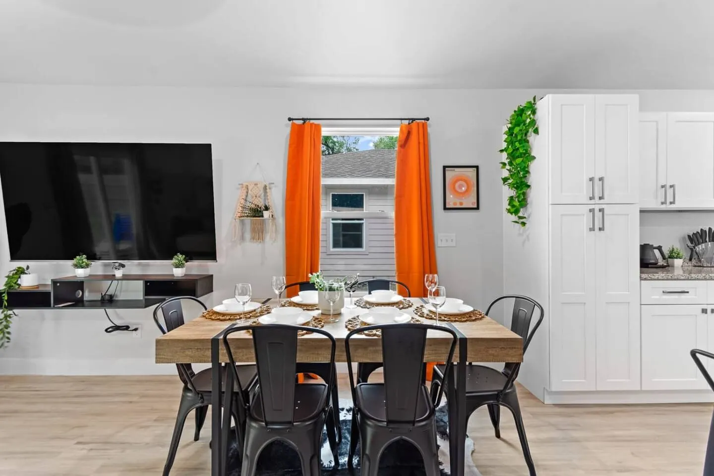 *Near UF Stadium* - Sleeps 12 Arcade + Mini Golf 12