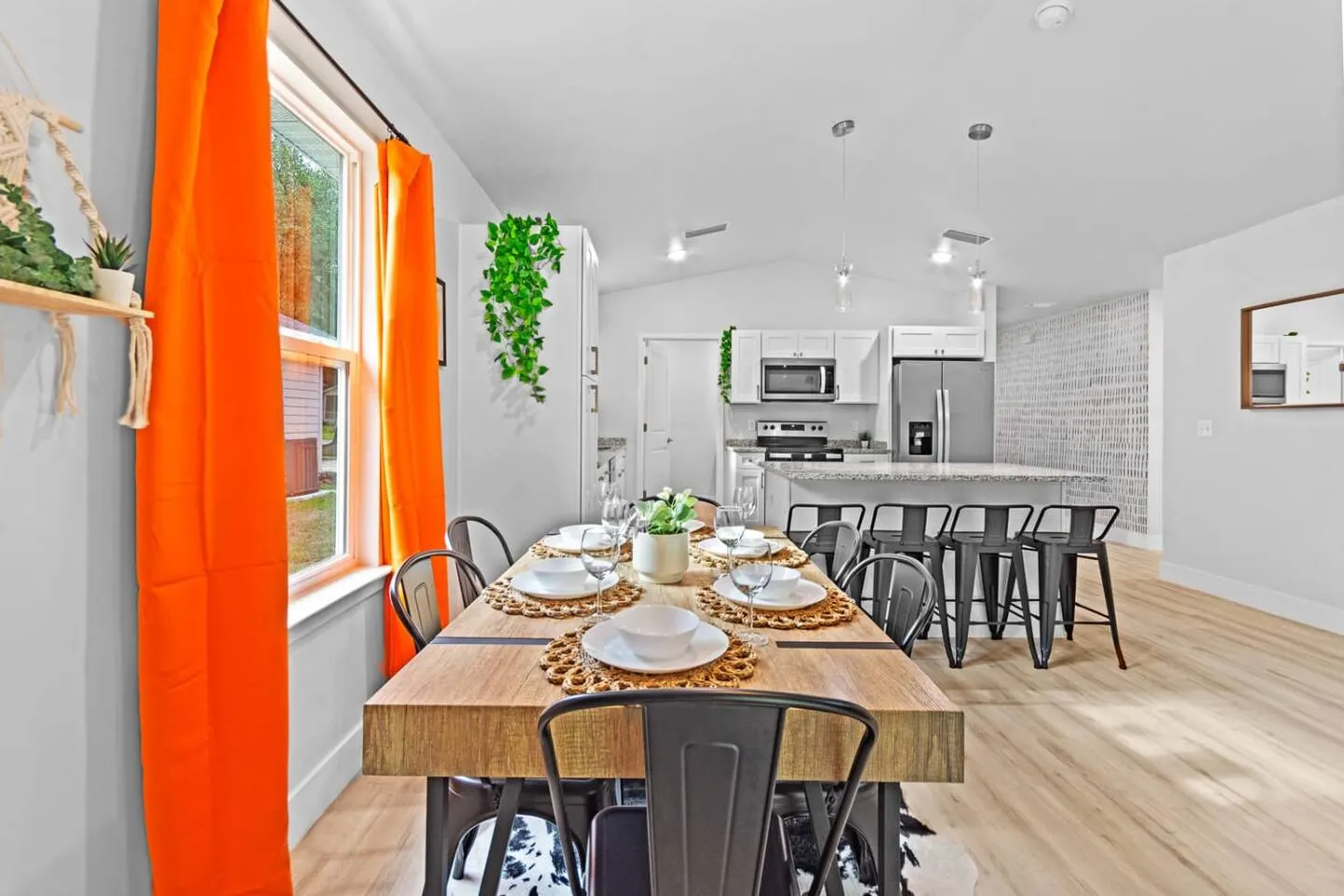 *Near UF Stadium* - Sleeps 12 Arcade + Mini Golf 13