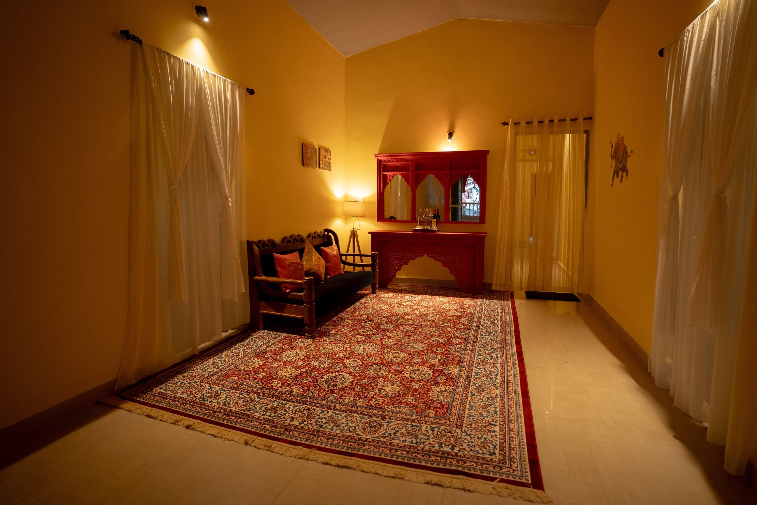 Heritage Heaven : 1BHK with Royal Vibes & Balcony 15