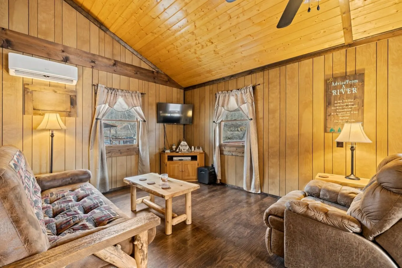 Riverfront Cabin Mtn Views, Fishing & Rafting 3