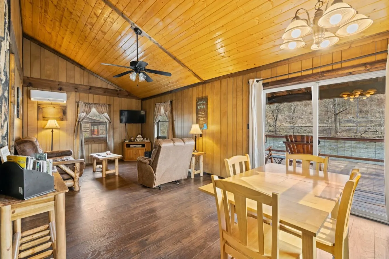 Riverfront Cabin Mtn Views, Fishing & Rafting 6