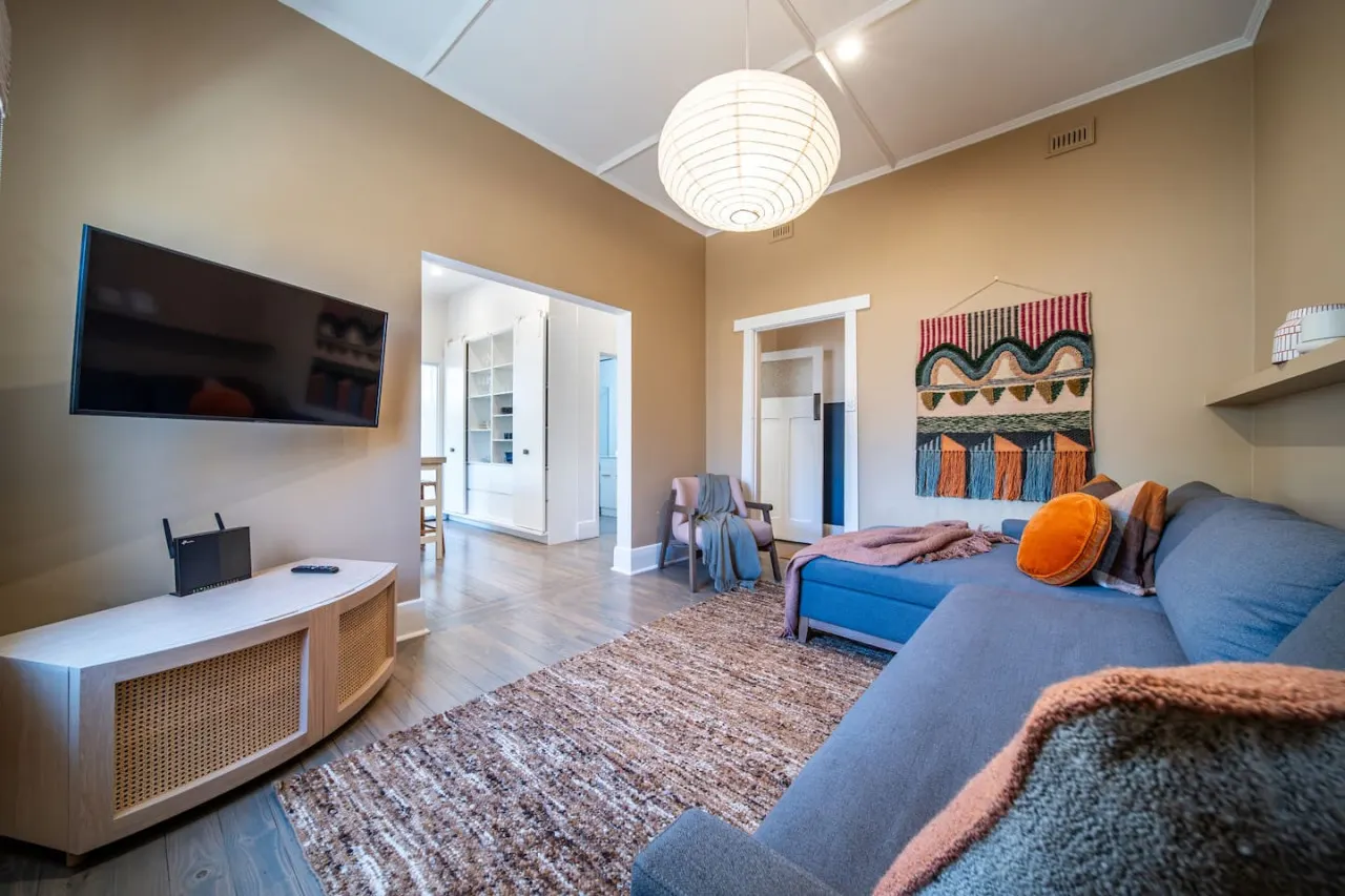 Boutique by the Bay—Easy Living near Jetty Rd 9