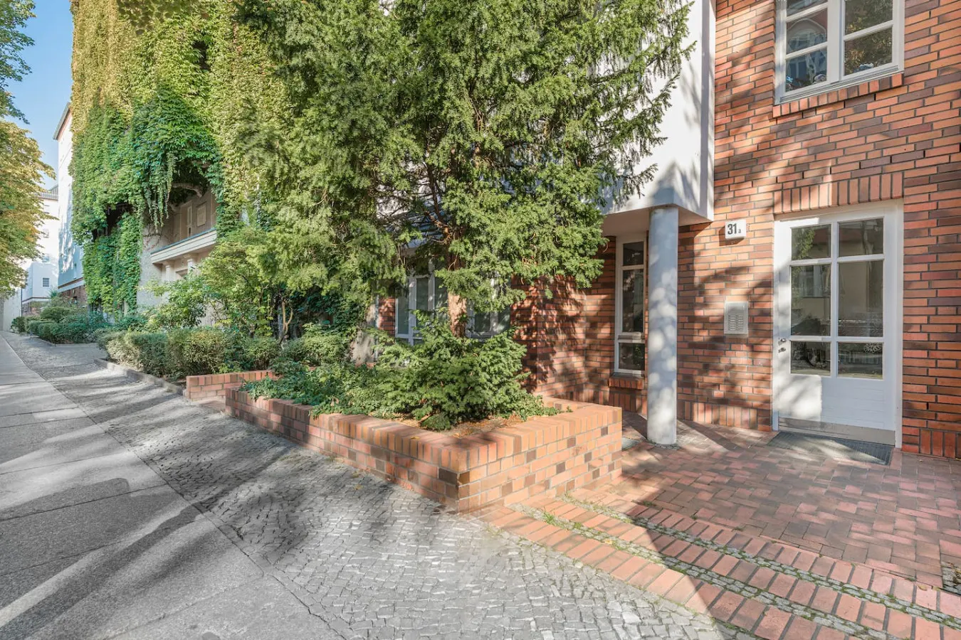 One-Bedroom Apartment in Wilmersdorf 6