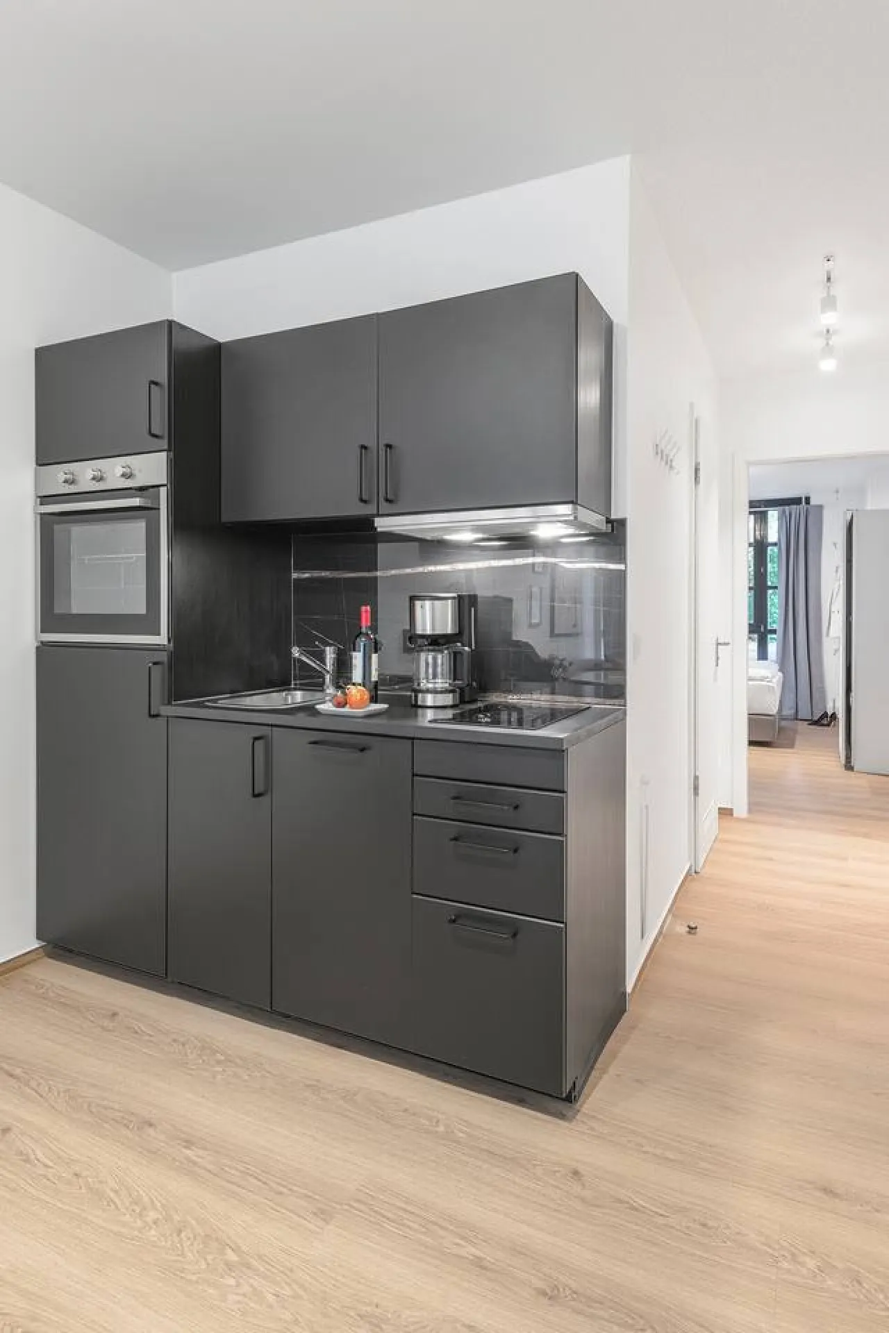 One-Bedroom Apartment in Wilmersdorf 7