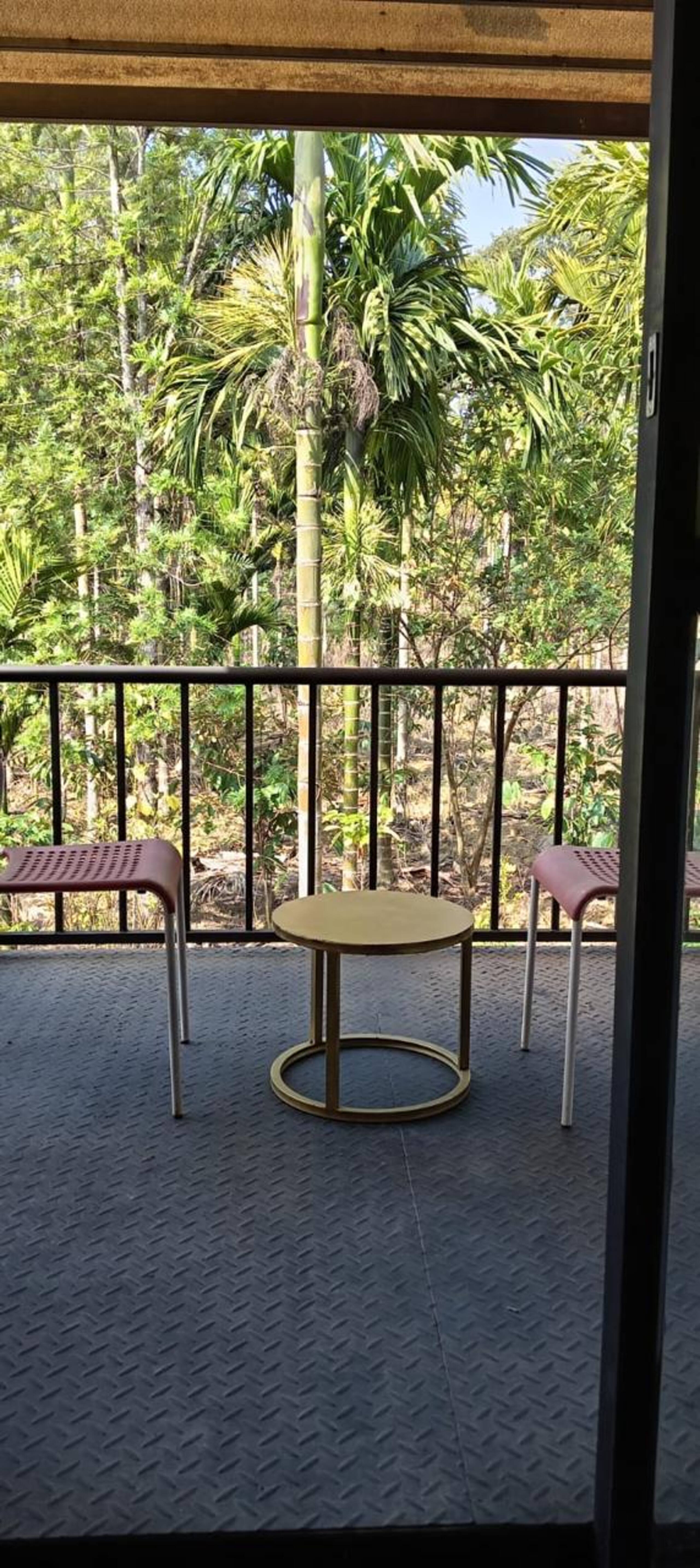 Little Flower - Poolside Cottage 23