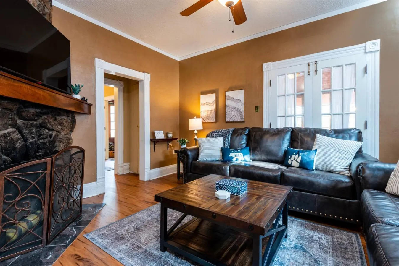 Mountain Escape at Martindale Manor Hot Tub & Game Room 17