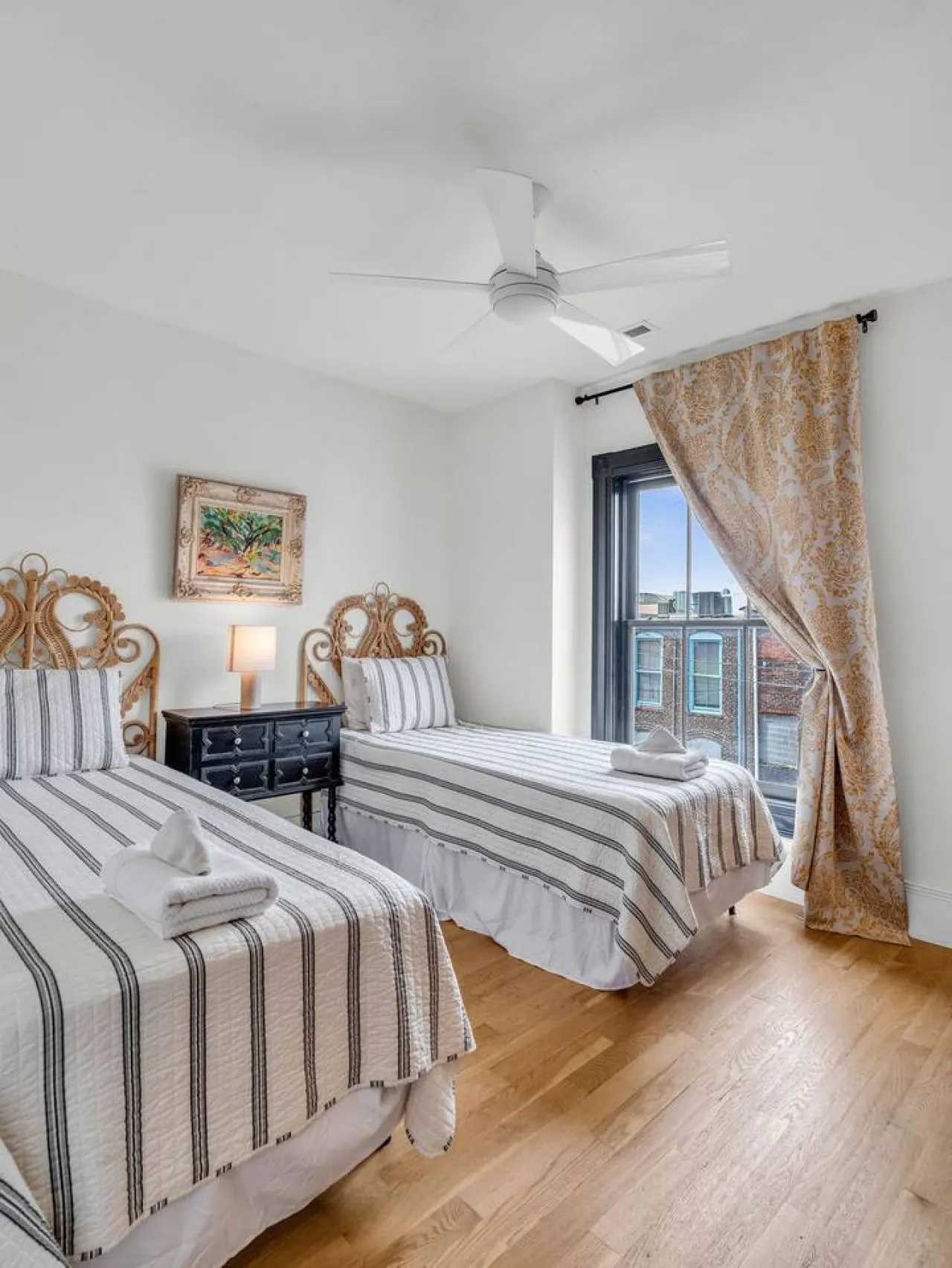 Downtown Knoxville Townhome ~ 45min to Smokies