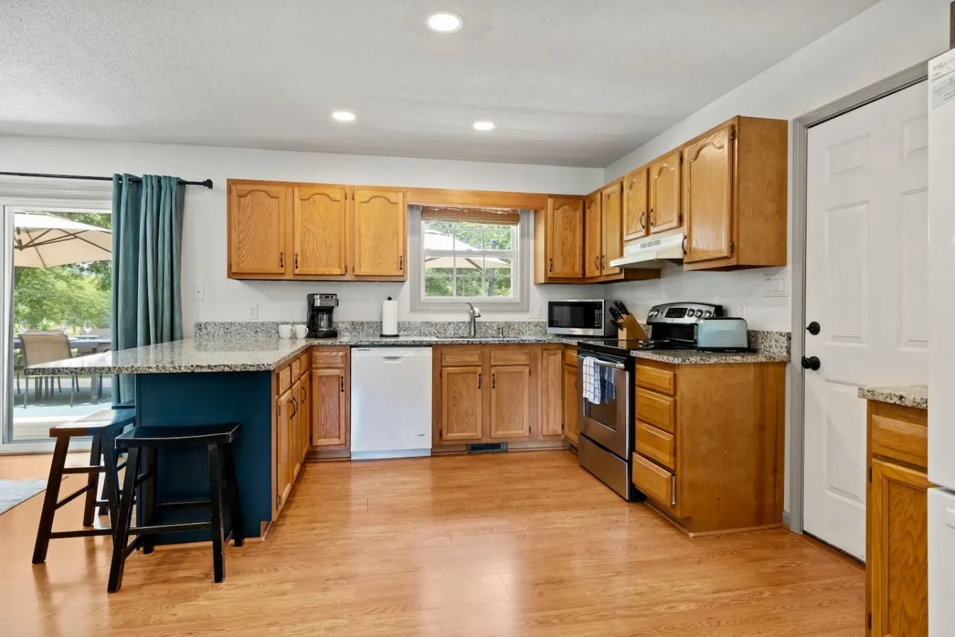 Mtn Views, Pickleball Court, Hot Tub & Fire Pit 15