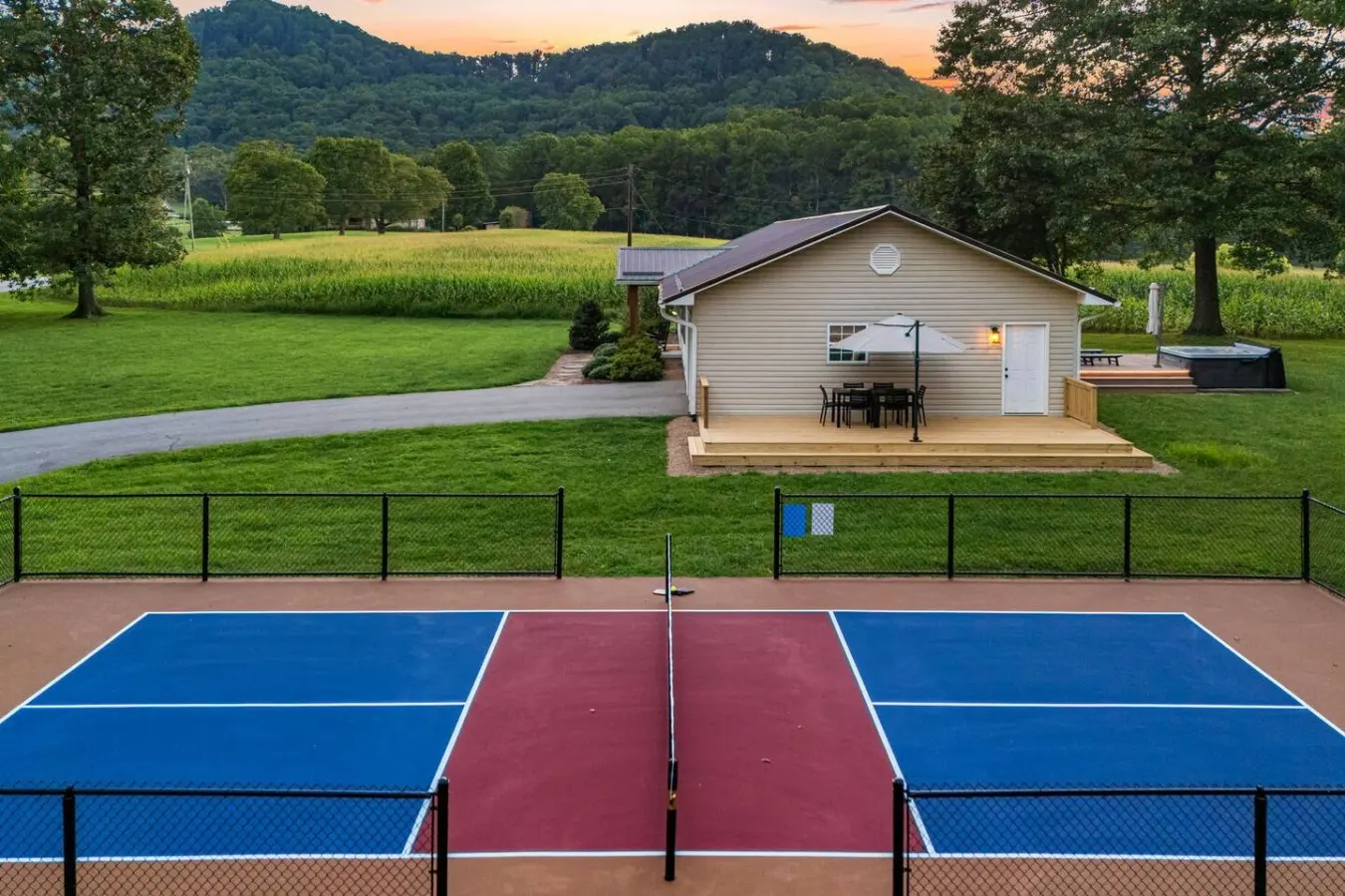Mtn Views, Pickleball Court, Hot Tub & Fire Pit 7