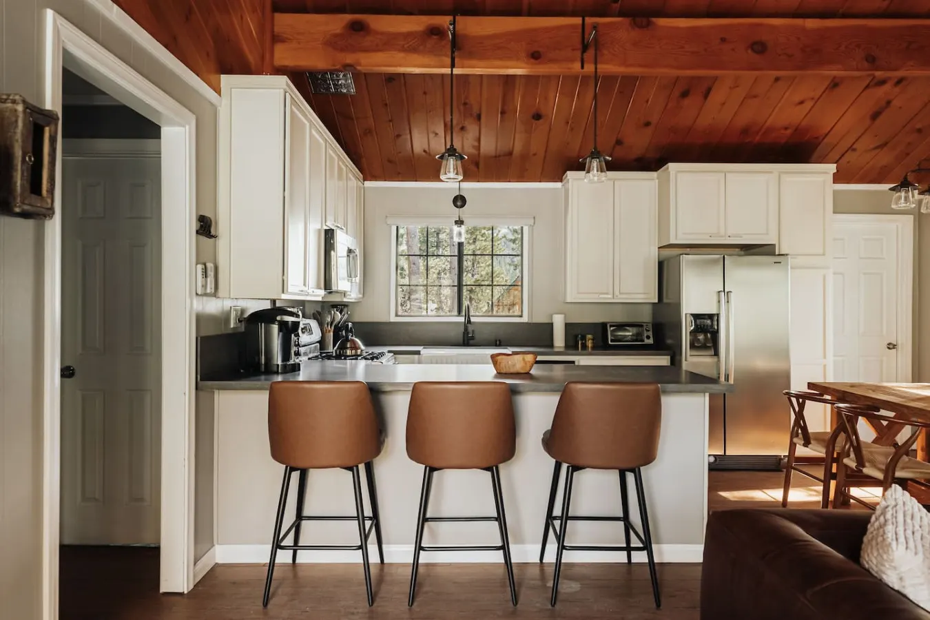 Modern Retreat Spa, EV, Mountain Snow Views & BBQ 15