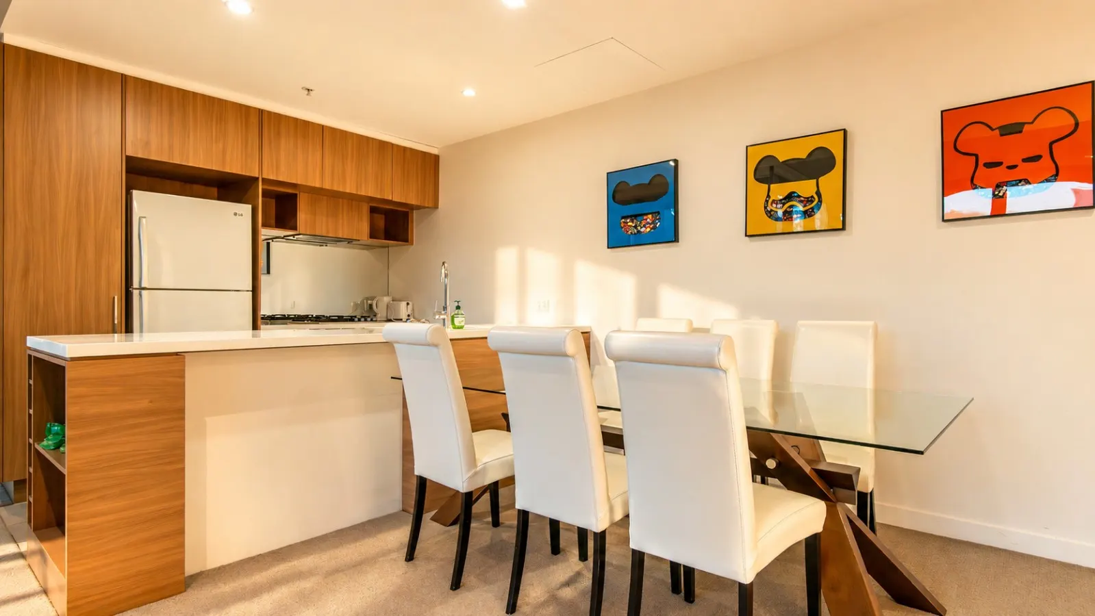 North Ryde 2BR + Study | Metro, Parking, Pool — photo 4
