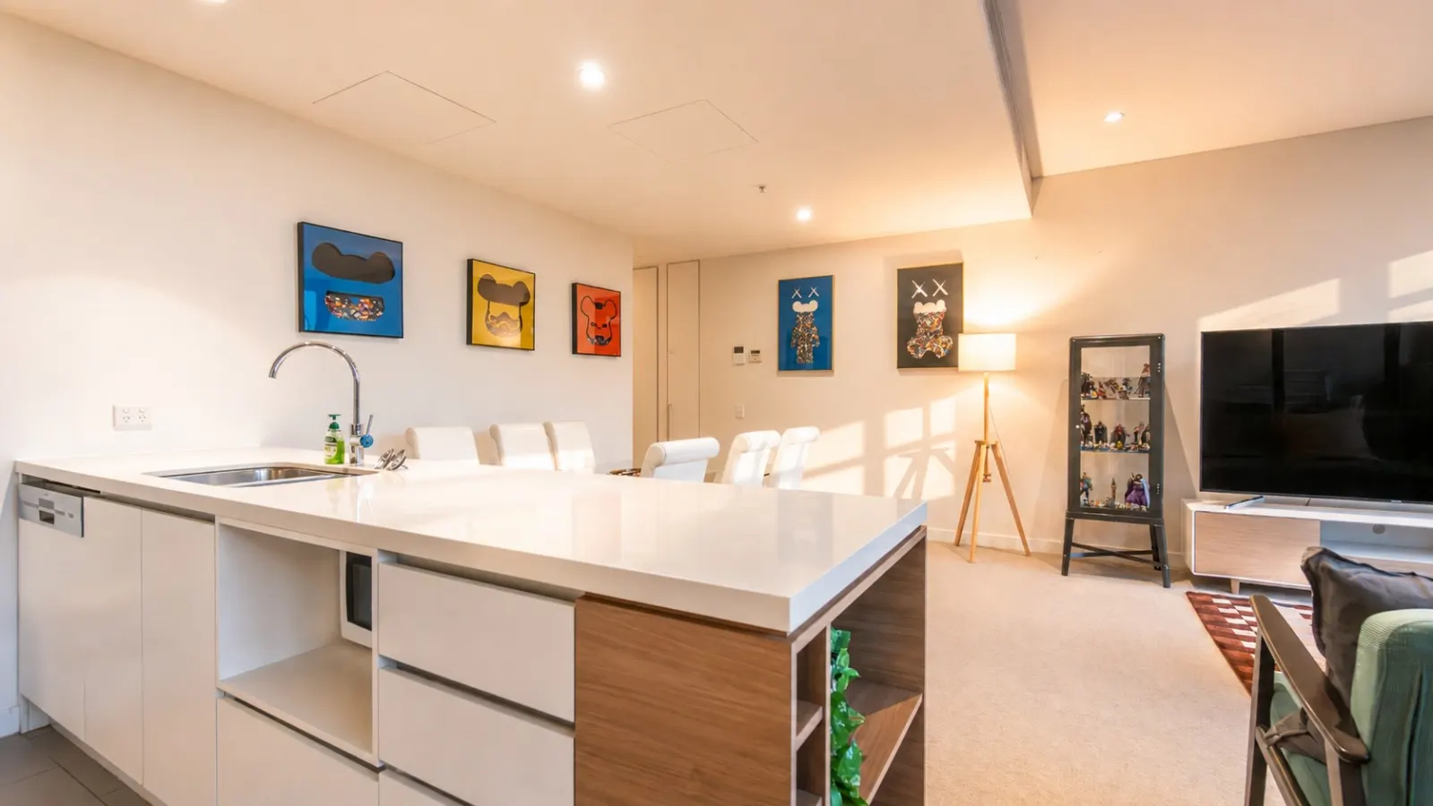 North Ryde 2BR + Study Metro, Parking, Pool 6