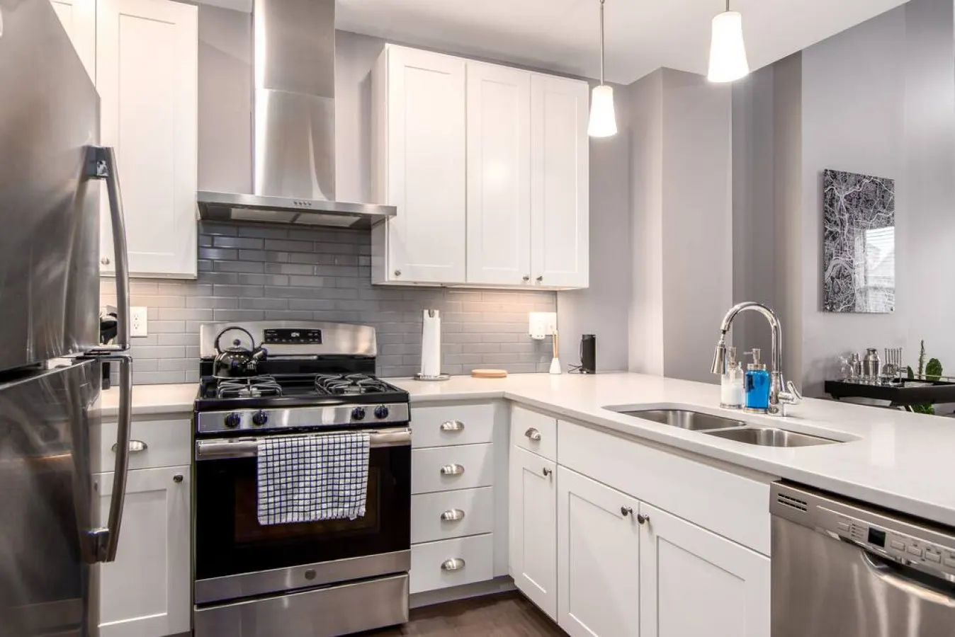 Soaring 2-Bedroom Parkside Loft Walkable to it All 11