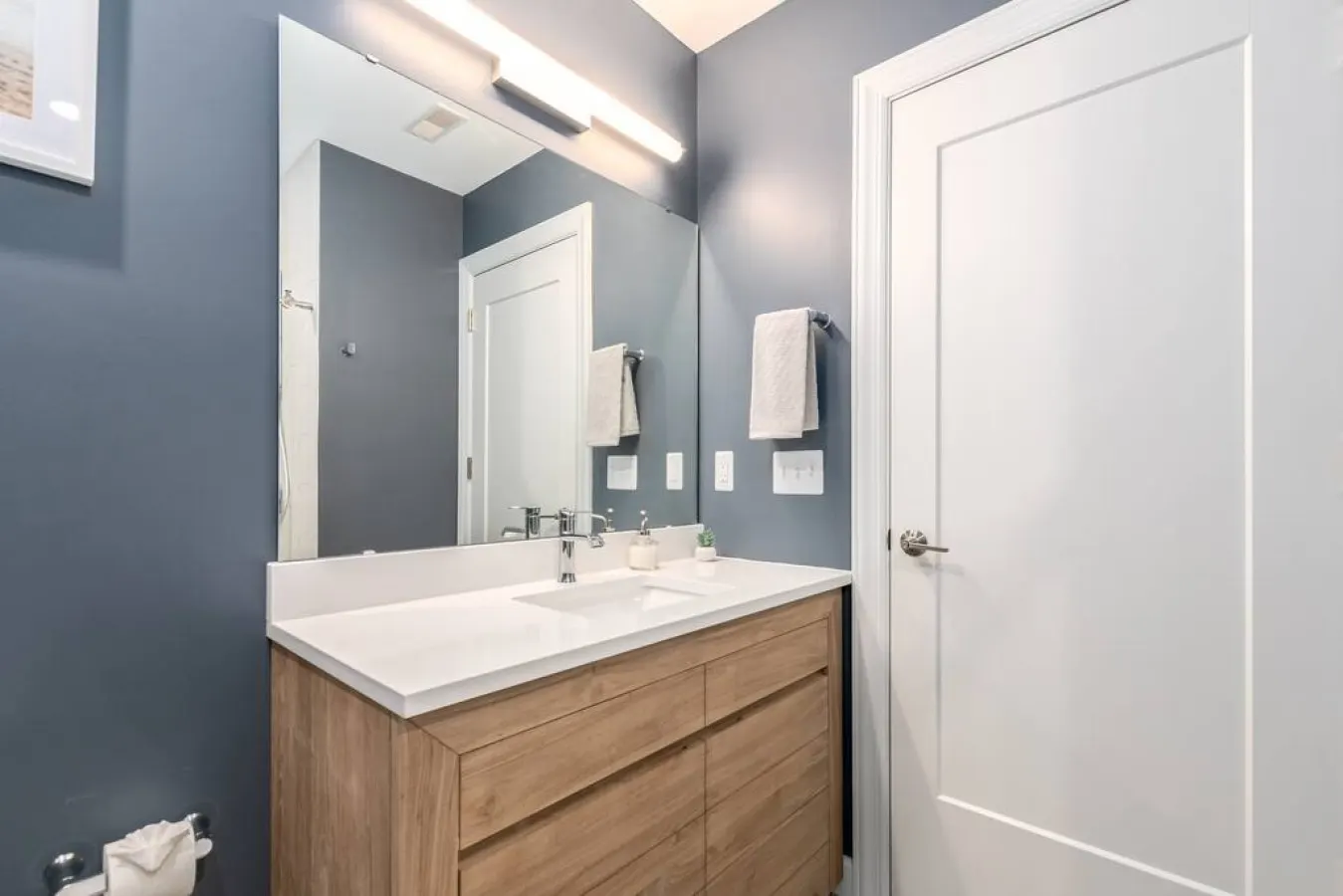 Soaring 2-Bedroom Parkside Loft Walkable to it All 15