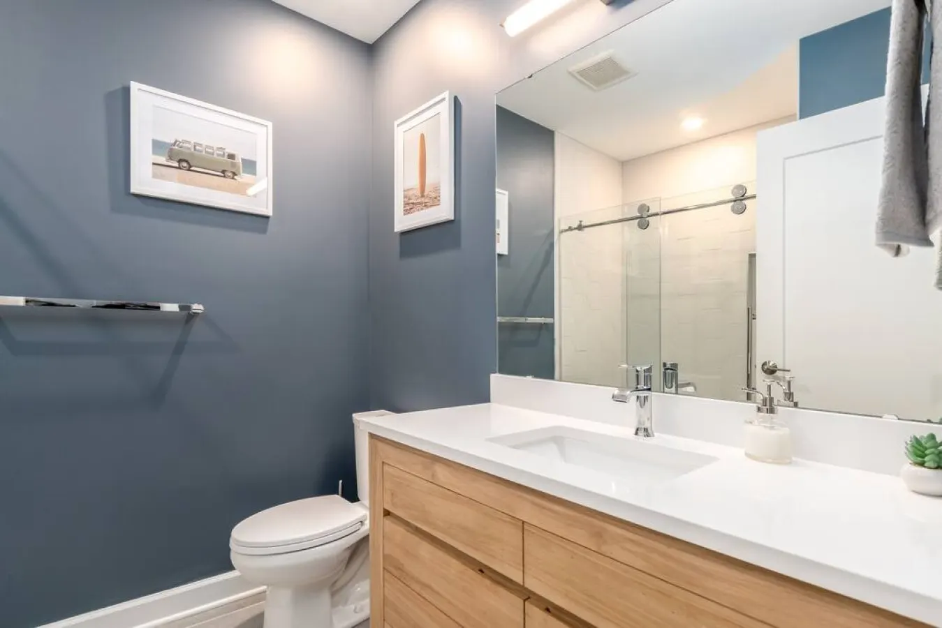 Soaring 2-Bedroom Parkside Loft Walkable to it All 6