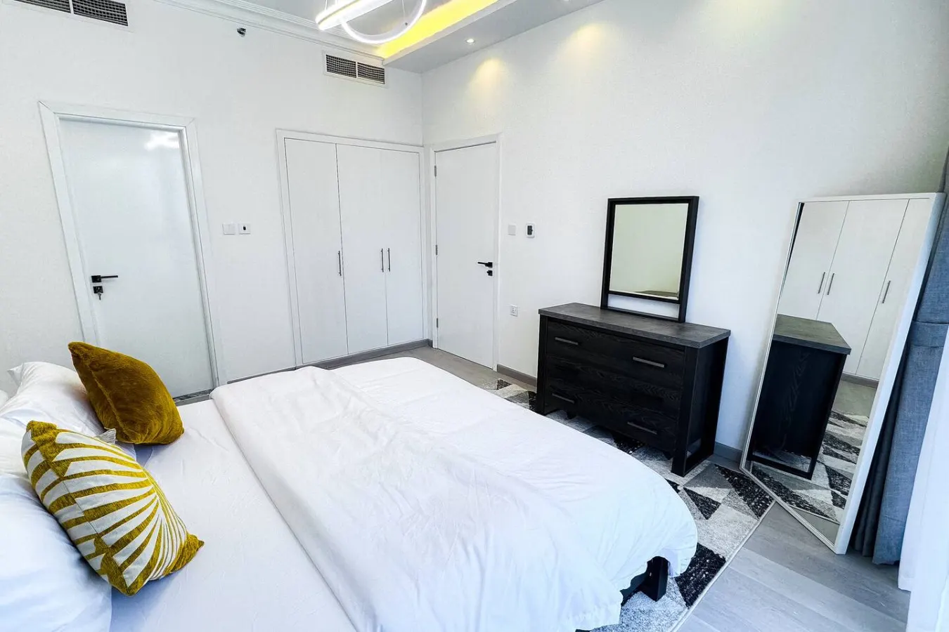 Jumeriah Lake Tower - Lake View (JLT) (MAG214) (2) 7