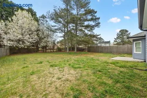 Spacious 3BR Loganville Retreat w/ Yard — photo 2