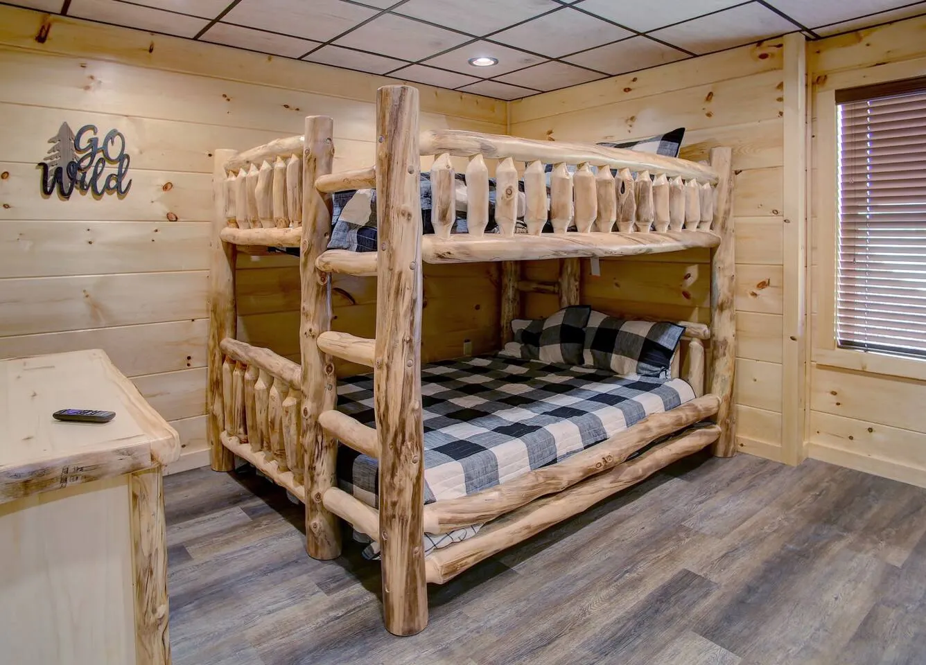 NEW BUILD-5BD-Hottub-WIFI-Theater-Pool Tble-ROKU 14