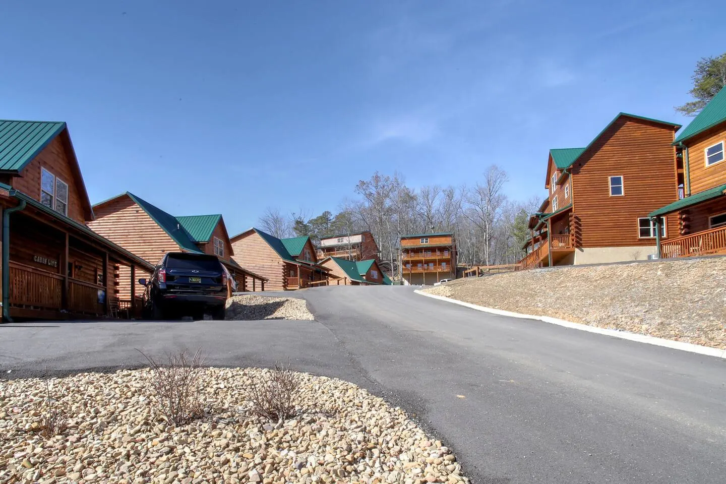 NEW BUILD-5BD-Hottub-WIFI-Theater-Pool Tble-ROKU — photo 5