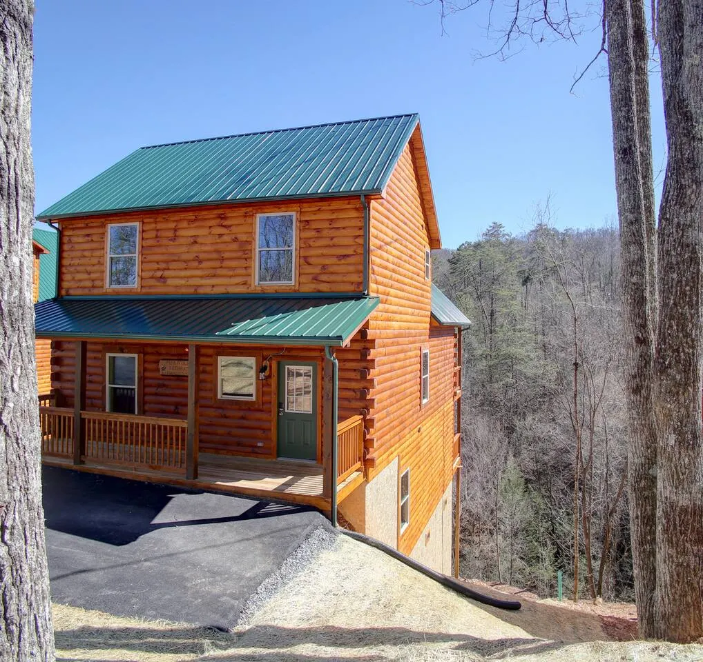 NEW BUILD-5BD-Hottub-WIFI-Theater-Pool Tble-ROKU 6
