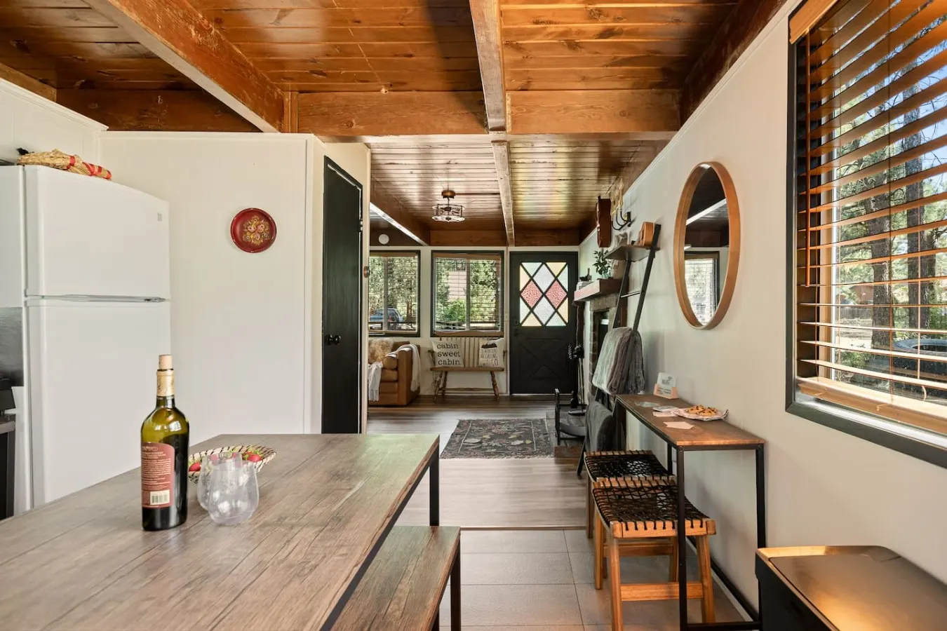 Solheim Lodge Hot Tub, Fire Pit, EV Charger, Pets 9