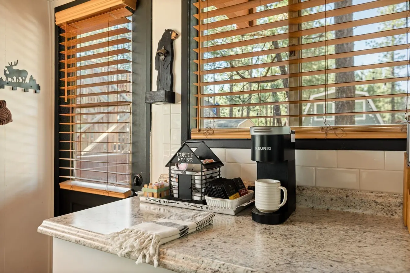 Solheim Lodge Hot Tub, Fire Pit, EV Charger, Pets 14