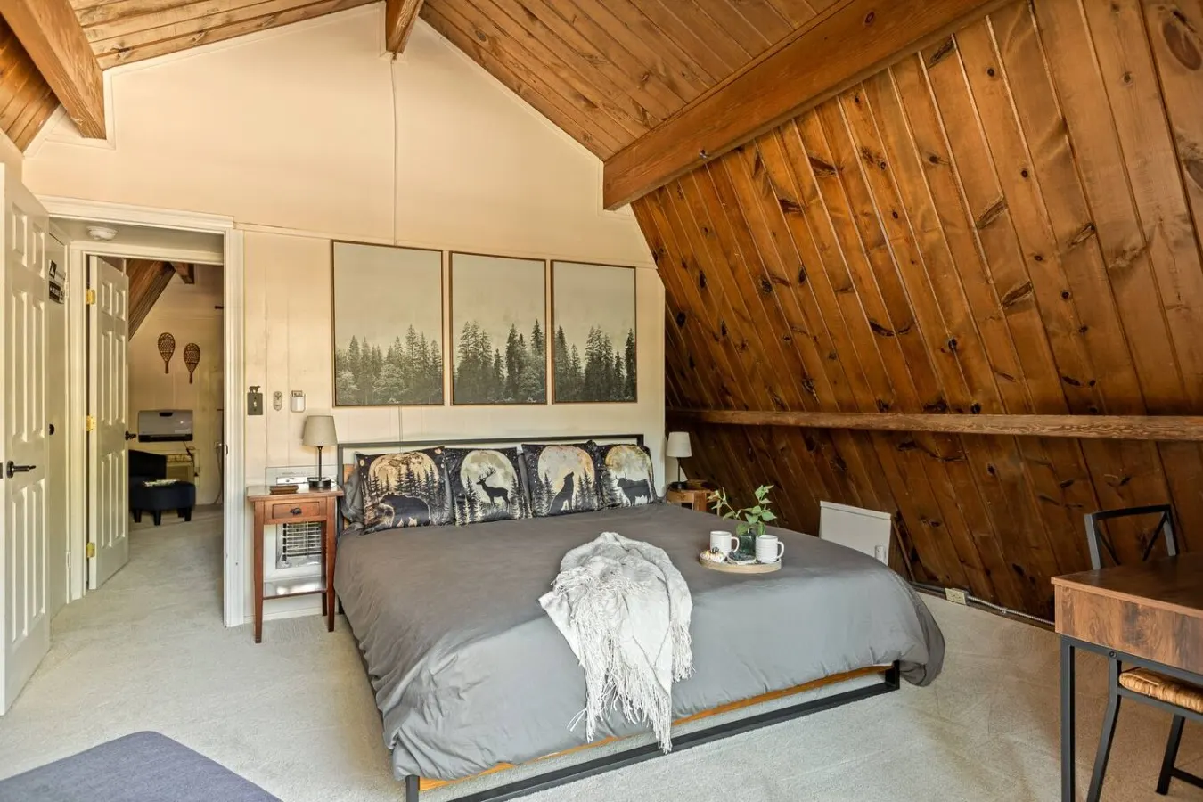 Solheim Lodge Hot Tub, Fire Pit, EV Charger, Pets 17