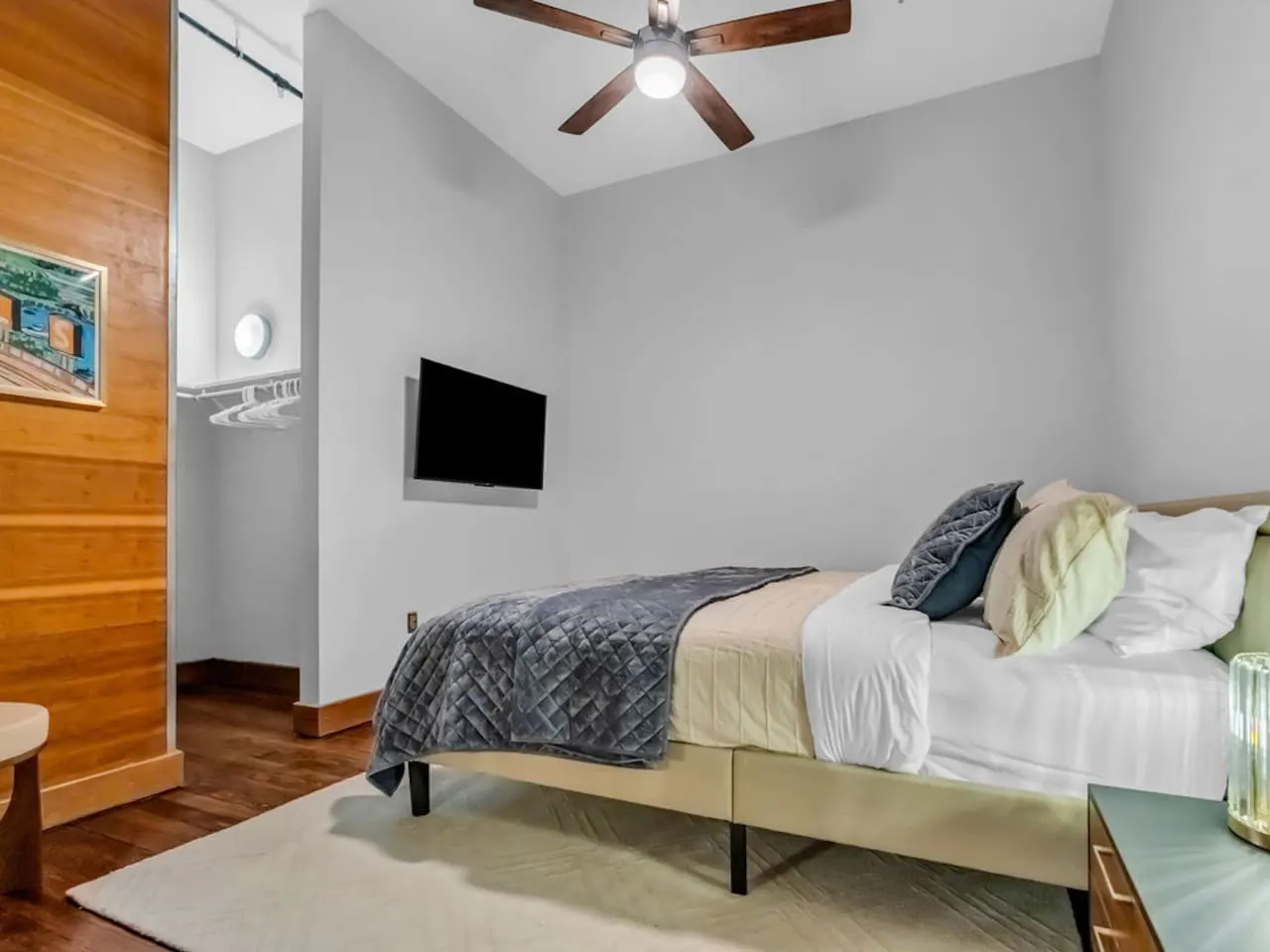 Cityscape Comfort ~ The Heart of DT Knoxville 9
