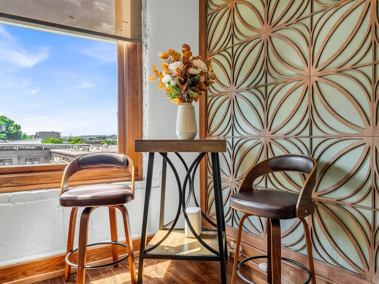 Cityscape Comfort ~ The Heart of DT Knoxville 13