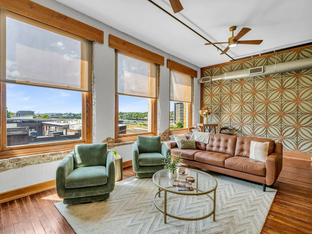 Cityscape Comfort ~ The Heart of DT Knoxville 14
