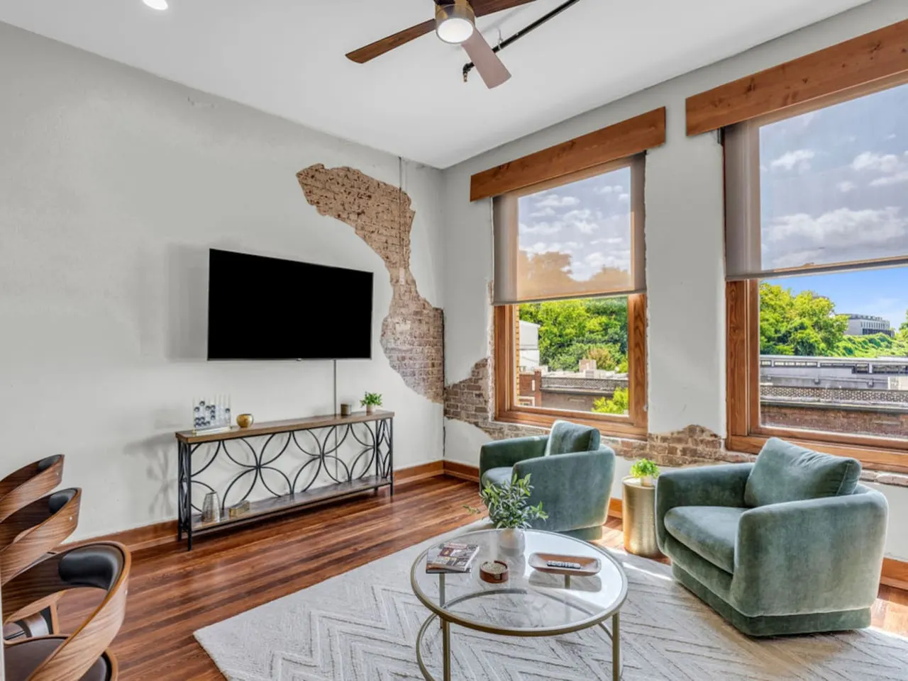 Cityscape Comfort ~ The Heart of DT Knoxville 15
