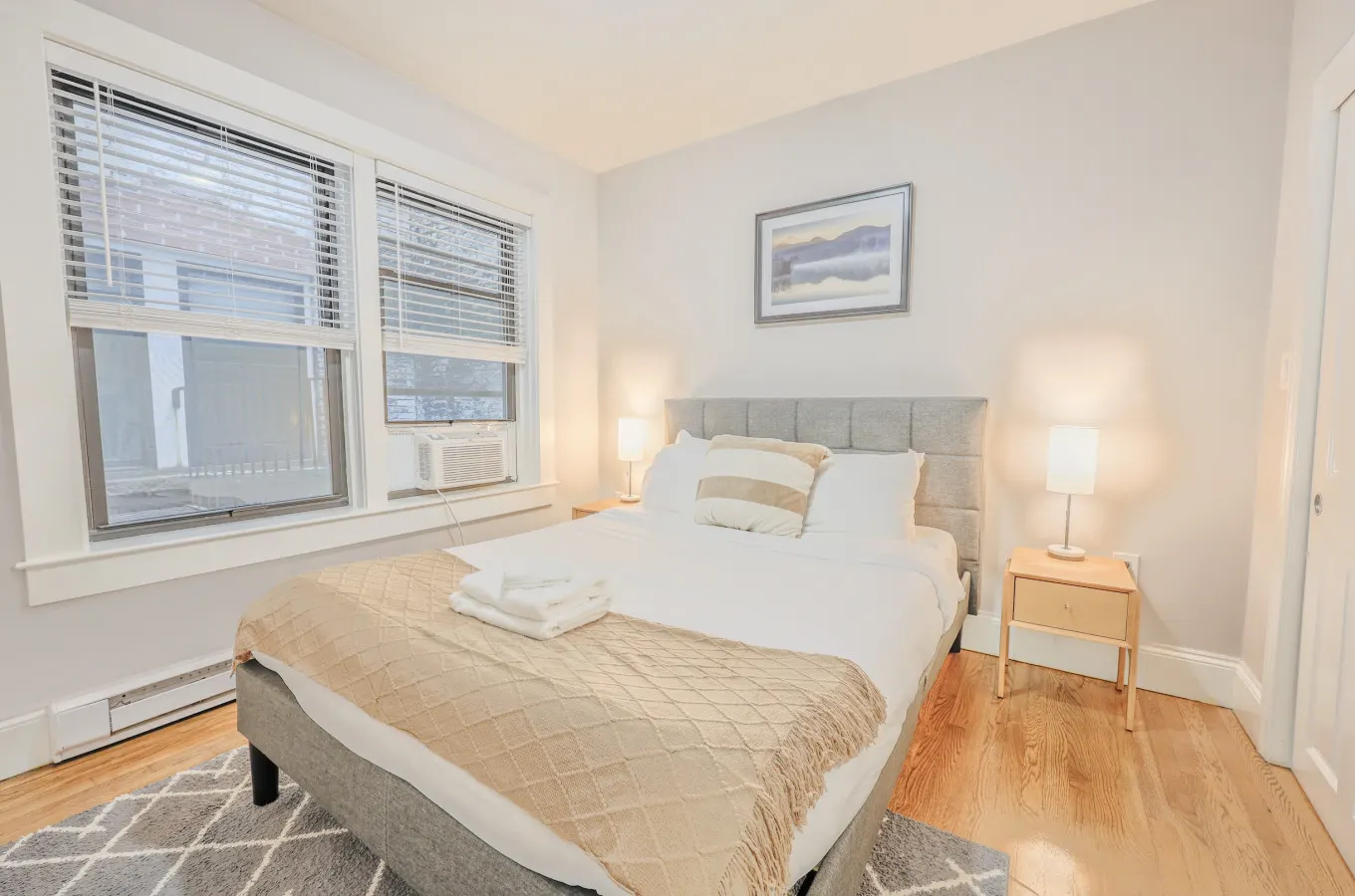 Simple 1BR w/ 99 WalkScore, Fast Wifi + SmartLock 10