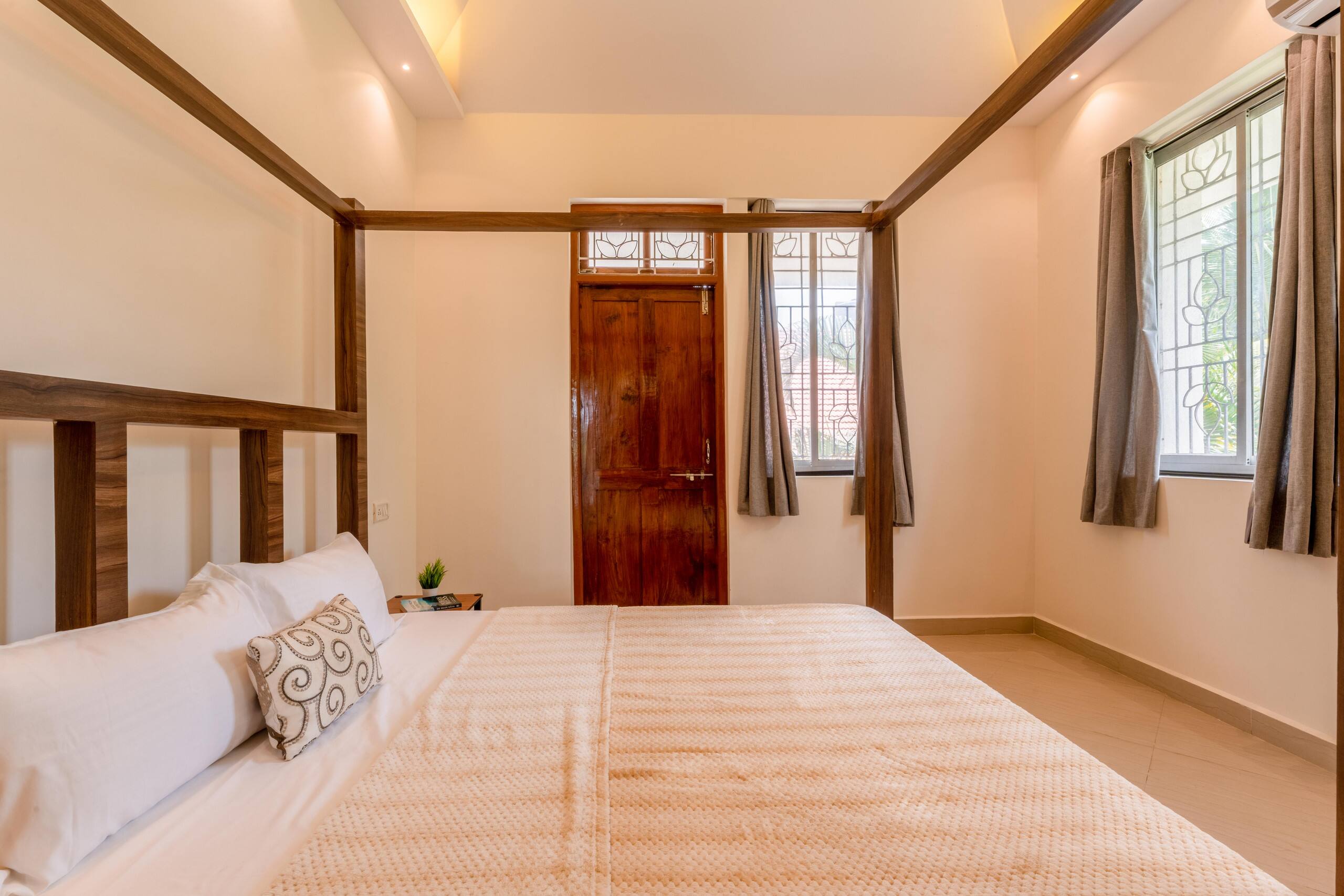 Coastal Vibes - 4 BHK | Field View | 1 km to beach 12