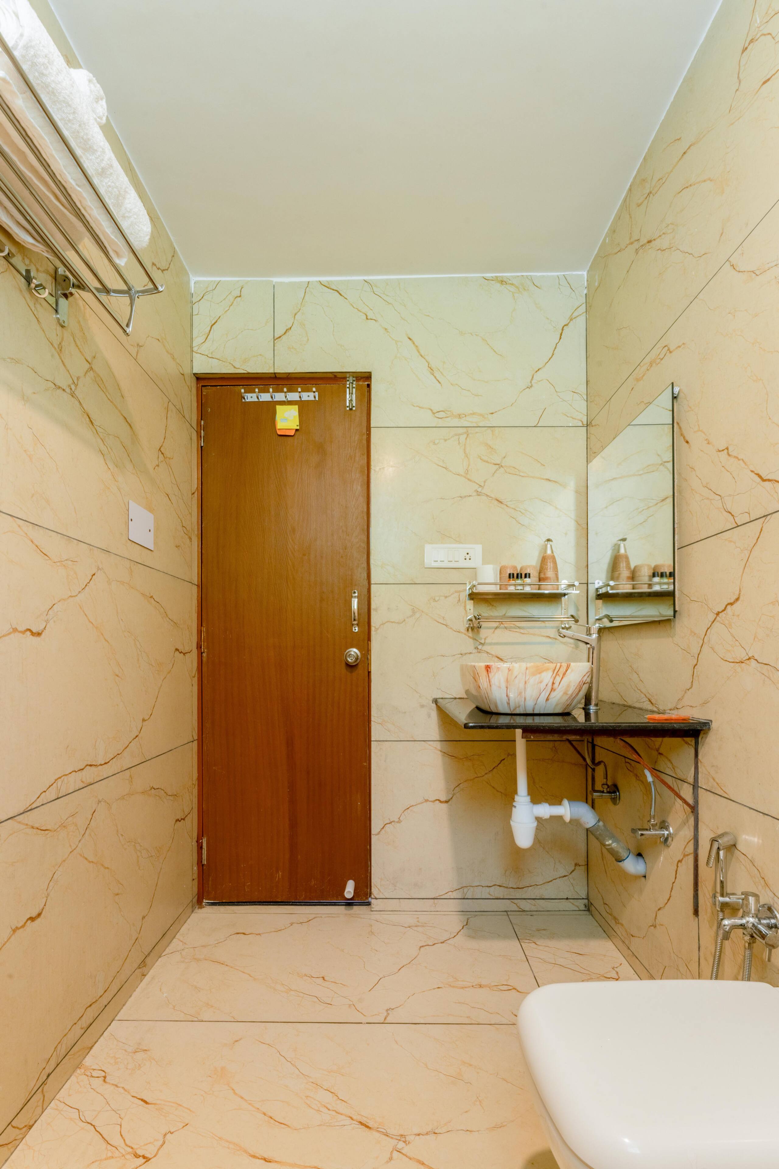 Coastal Vibes - 4 BHK | Field View | 1 km to beach 20