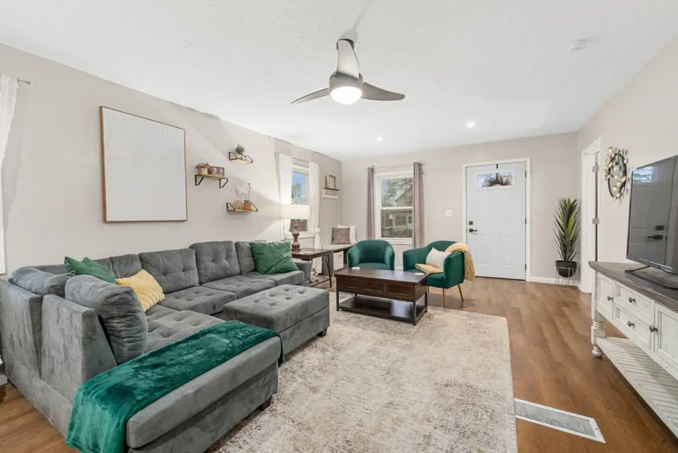 The Easy Escape: A Delightful 2 Bedroom Downtown Retreat | House in Sioux Falls