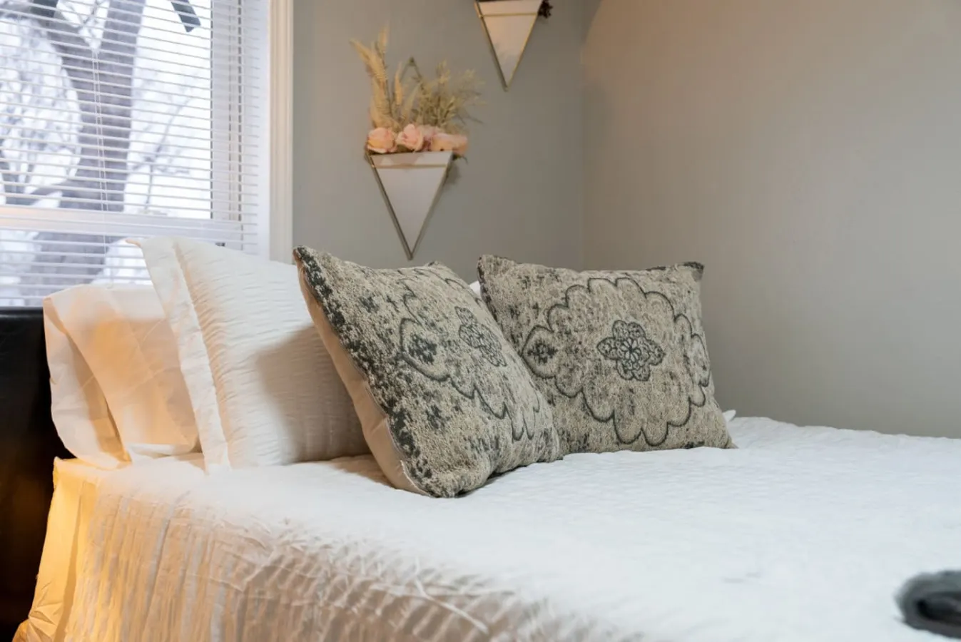 The Easy Escape: A Delightful 2 Bedroom Downtown Retreat House in Sioux Falls 11
