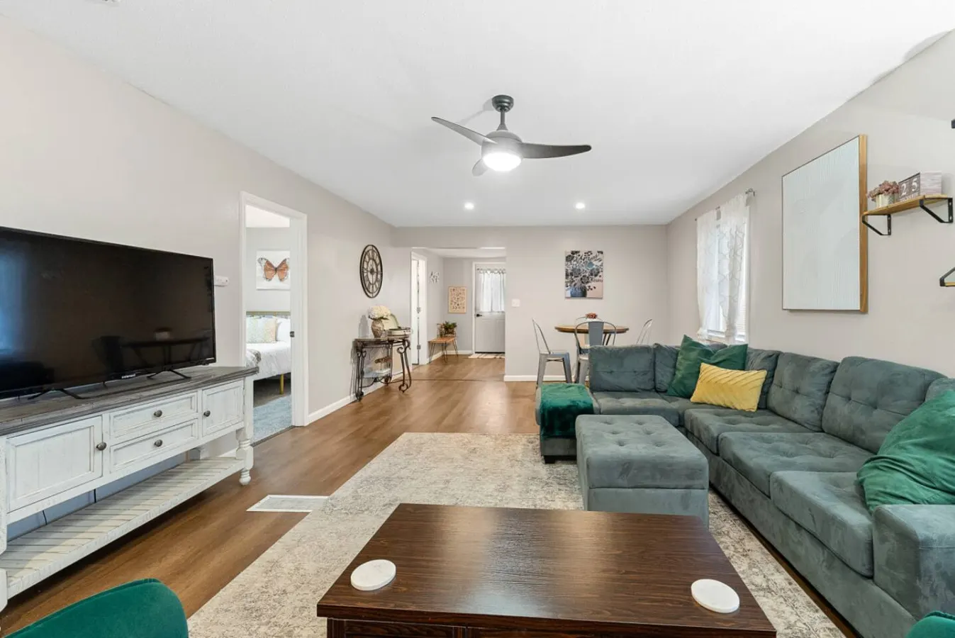 The Easy Escape: A Delightful 2 Bedroom Downtown Retreat House in Sioux Falls 15