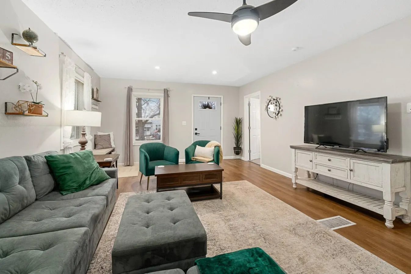 The Easy Escape: A Delightful 2 Bedroom Downtown Retreat House in Sioux Falls 17