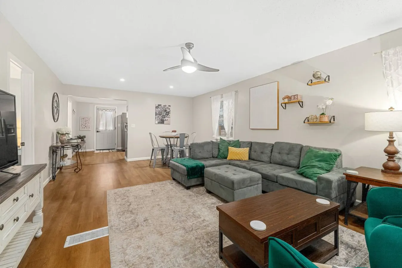 The Easy Escape: A Delightful 2 Bedroom Downtown Retreat House in Sioux Falls 18