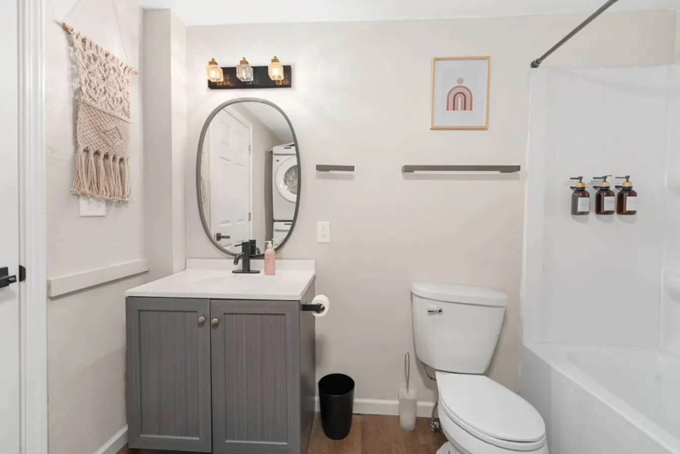The Easy Escape: A Delightful 2 Bedroom Downtown Retreat House in Sioux Falls 8