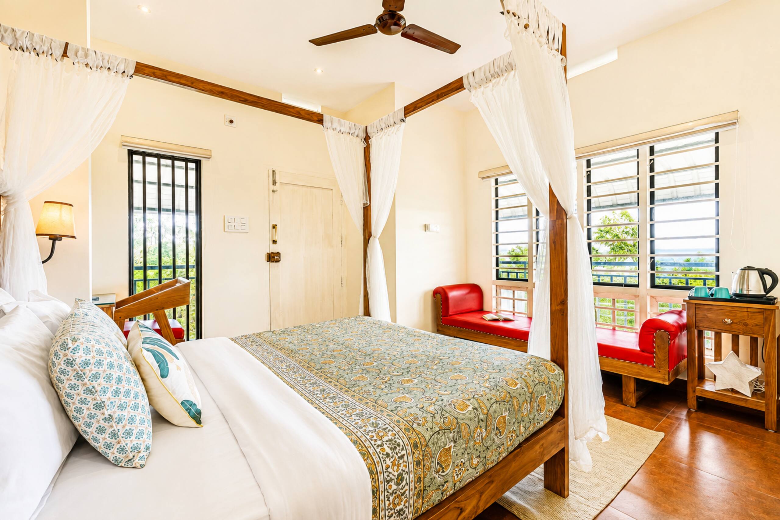 Titha 3BR Villa w/ Valley View Munnar By Homeyhuts 10