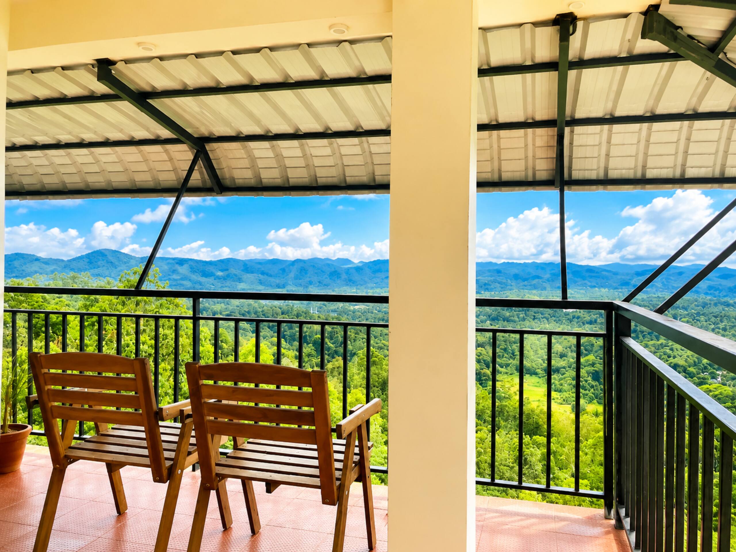 Titha 3BR Villa w/ Valley View Munnar By Homeyhuts 2